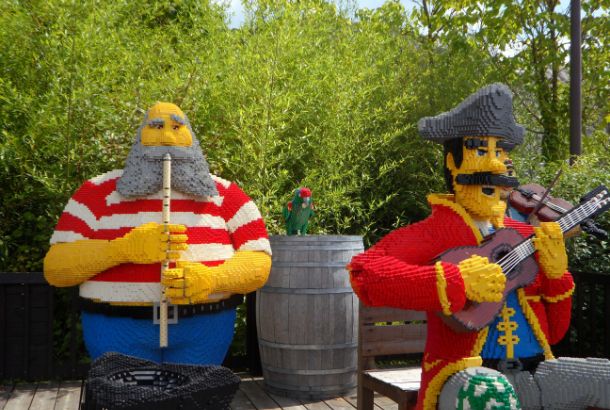 Building Dreams – Celebrate World LEGO Day at These Iconic Locations