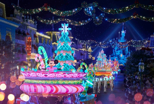 1 dec top 5 destinations to take kids for a Christmas break Disneyland Paris France A Christmas Fairytale